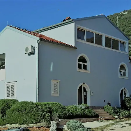 Διαμέρισμα Sunny Blue *